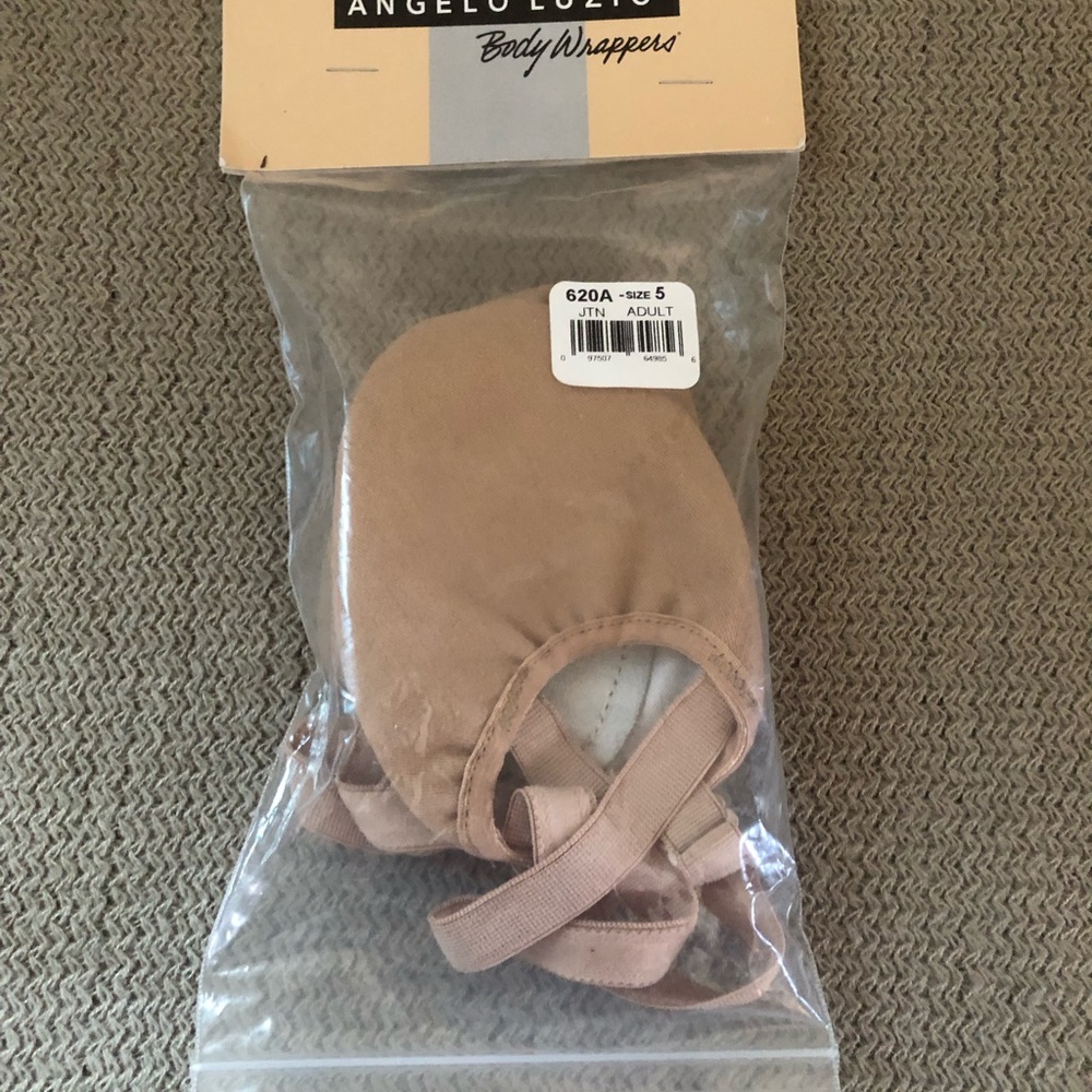 NEW Angelo Luzio Pirouettes